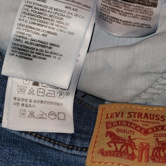 Levi Strauss & Co 711 Skinny - Picture 5 of 8